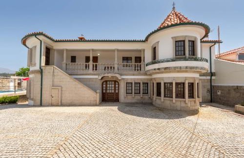 Cardielos House | Calejo House – Pool & Sports & Grill Retreat