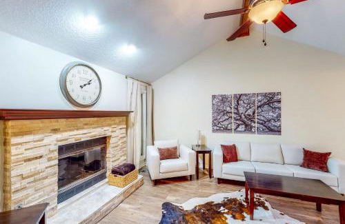 Fort Wayne House | Calera Court