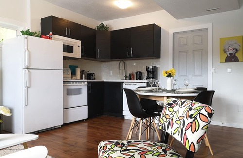 Tuscany Apartment | 💟Calgary 5 🌟STYLISH 2️⃣ BR DT/UC/BANFF/COP 🀄