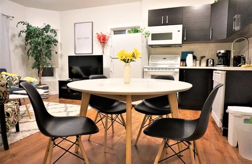 Tuscany Apartment | 💟Calgary 5 🌟STYLISH 2️⃣ BR DT/UC/BANFF/COP 🀄