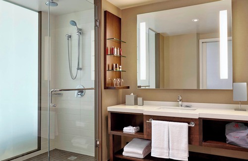 Calgary Hotel | Calgary Airport Marriott In-Terminal Hotel