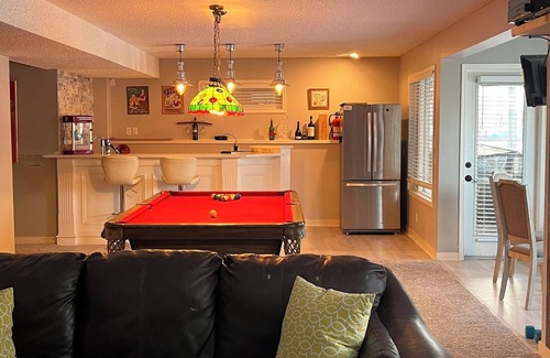 Southeast Calgary House | Calgary Lake House B&B