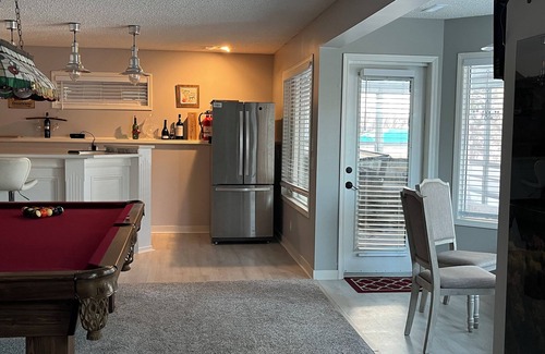 Southeast Calgary House | Calgary Lake House B&B