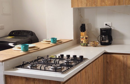 San Fernando Apartment | Cali, Colombia, spacious and cool apartment with parking/ wifi