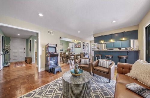 Southwest Anaheim Villa | Cali Disneyland Fun Villa⭐Pool/Hot Tub⭐Near Beach