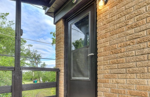 Central Oklahoma City Apartment | Cali-King Bed Perfect for Monthly Renting. OUHSC
