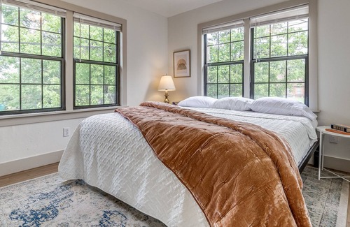Central Oklahoma City Apartment | Cali-King Bed Perfect for Monthly Renting. OUHSC