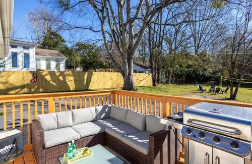 Huntsville House | Cali · Relax & Unwind - Downtown Huntsville (Sleeps 10)