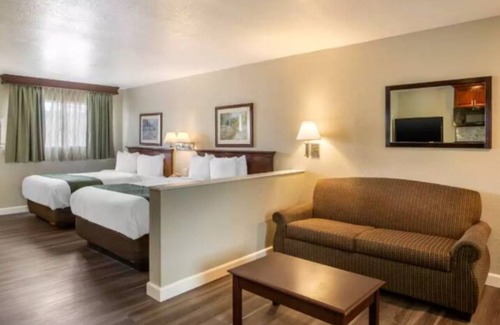 El Cajon House | California Baby! Non-stop fun! Relax, Recharge, Rejoice! Stay Happy!