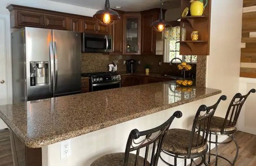 Lincoln Acres House | California Comfort Pool Home with Bay Breezes