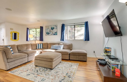 Nevada City Cottage | California Cottage w/ Kayaks & Deck, Walk to Lake!