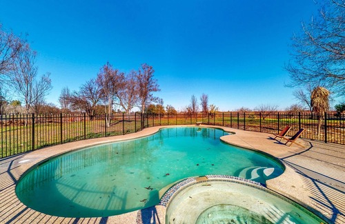 Brentwood House | California Countryside Estate - Pool, 22 Rooms