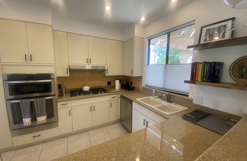Rancho Mirage Condo | California Dreaming | Epic Views, 2 Ensuites & Space to Entertain – a Greenday property