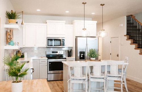 Washington Fields House | California Dreamin' | Family Amenities @ Freedom Village