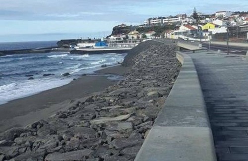 Ribeira Grande House | California House in Ribeira Grande