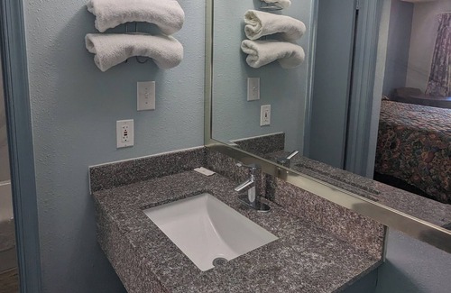 Petersburg Hotel | California Inn Petersburg