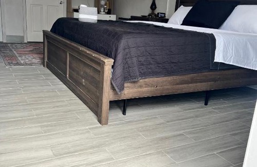 Bryant Ski Chalet | California King Cozy Comfort