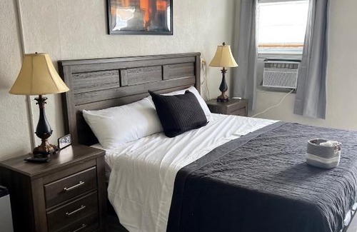 Bryant Ski Chalet | California King Cozy Comfort