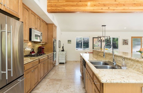 Deepwell Estates House | California Ranch, Pool and Sunshine In Deepwell Estates! Centrally Located! Close to downtown Palm Springs