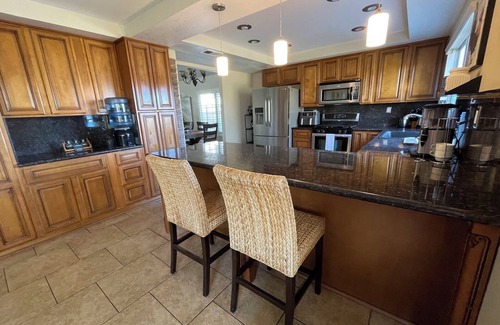 Corona House | California Style and comfort! 4 bedroom House in South Corona!