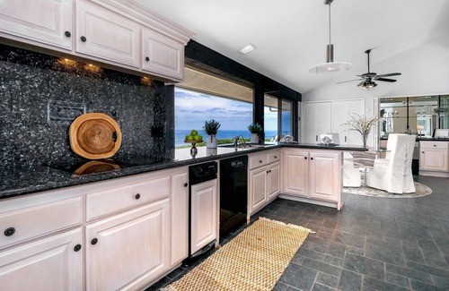 Palos Verdes Estates House | California Dream Bluff home on over an acre of flat land & the water @ your feet