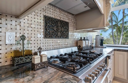 Anaheim Hills House | California Vacation home: Near Irvine, Disneyland, Newport Beach.