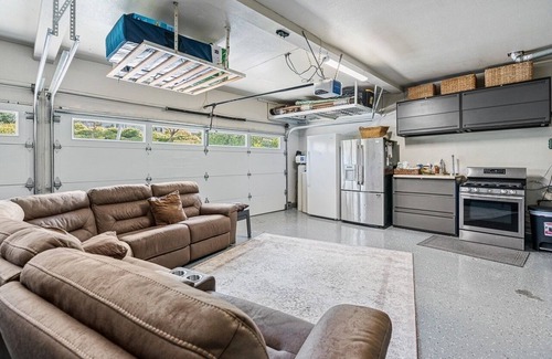 Anaheim Hills House | California Vacation home: Near Irvine, Disneyland, Newport Beach.