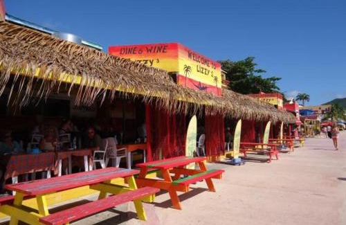Philipsburg Bed & Breakfast | Calinago Friendly Family Sxm