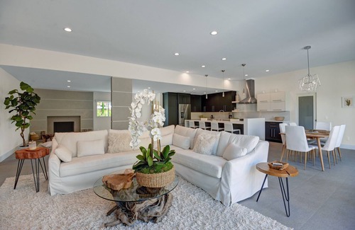 Deep Well Ranch House | Calle Mod @ Deepwell - Modern Luxury.