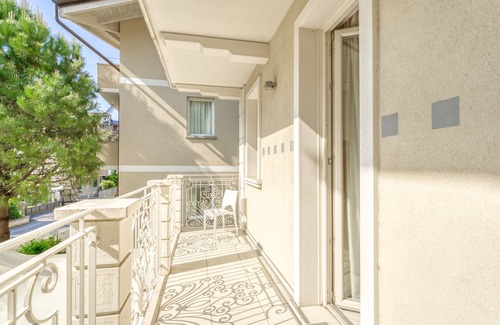Darfo Boario Terme House | Calle - Single Room in Liberty Villa