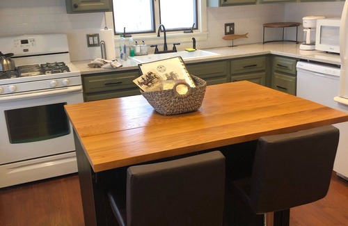 Hortonville House | Callicoon Creekside Farmhouse