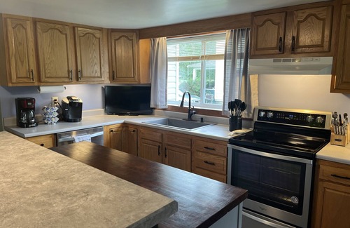 West Oneonta House | Callie's Place - 1 mile to ASV - 3 bdrm/2 bath, open deck, large yard