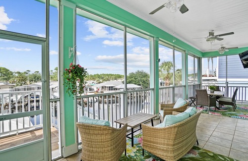 Upper Grand Lagoon House | Calling all Boaters and Furry Friends! Sleeps 14! Boat Slip Available - HOT TUB!