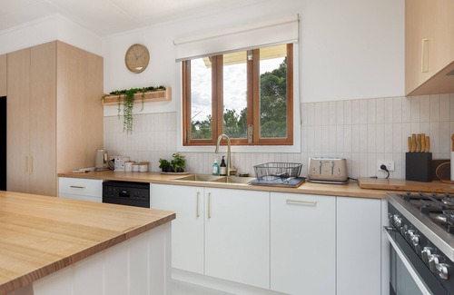 Mornington Peninsula House | Calling all Families, Fishermen and Corporate Organizations.