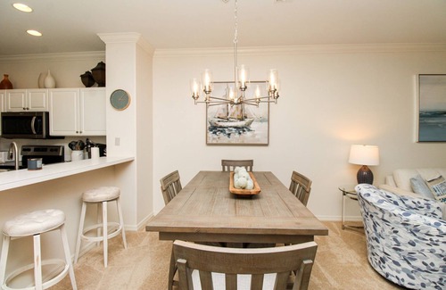 Rural Estates Condo | CALLING ALL GOLF ENTHUSIASTS! 2BR+Den 2BA Condo w/Golf Course & Water View