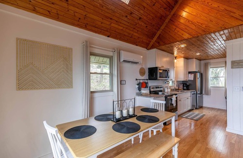 Apple Ridge House | Calling Me Home- Stunning views, hot tub, gameroom, close to Blowing Rock!