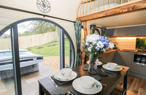 Kingswood Cottage | CALLOW POD, pet friendly, character holiday cottage in Chirbury