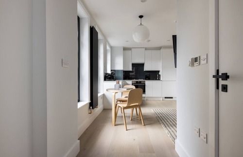 Chinatown Apartment | Calm Leicester Sq Studio - Netflix & Nespresso