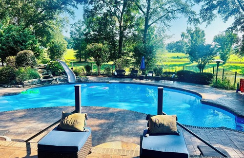 Cullman House | Calm Mini Farm w/Organic soy/gluten free Eggs & private Poolside Oasis