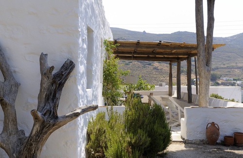 Patmos House | Calm, quiet and charming traditional vacation house by the seaside