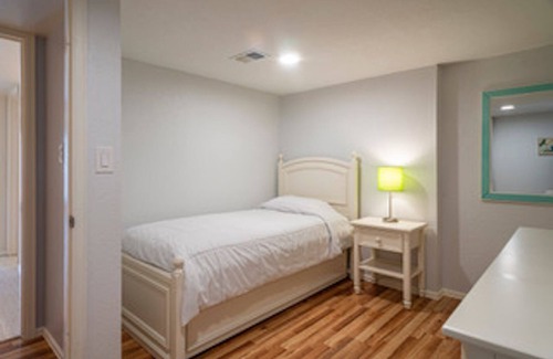 Broomfield House | Calm Stylish Comfort, Quiet Neighborhood