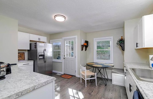Bristol House | Calm, stylish cottage in the heart of Bristol, TN