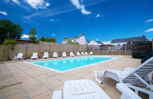 Grampound Other | Calm View