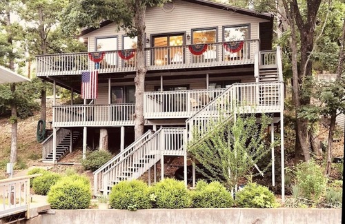 Rocky Mount House | “Calm Water Cove” A Fun Family Lake Front Retreat