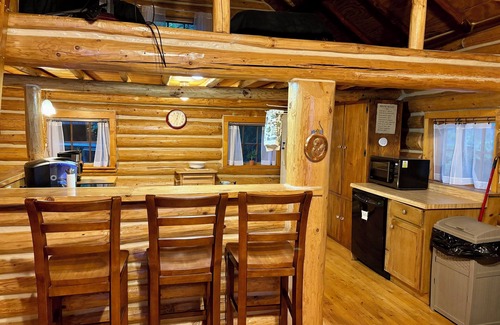 Houghton House | Calm Waters Cabin-RELAX :sauna/jacuzzi tub/campfire & RECREATE :water/trails/MTU