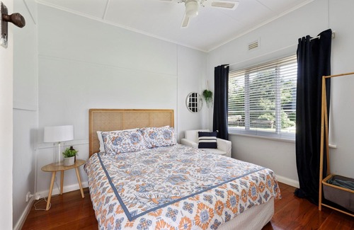Sussex Inlet Resort | Calm Waters Waterfront Cottages @ Sussex Inlet, No. 1 Waterfront