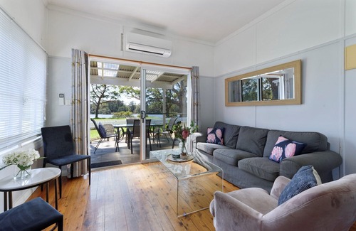 Sussex Inlet Resort | Calm Waters Waterfront Cottages @ Sussex Inlet, No. 3 Waterfront