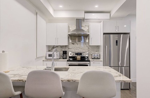 Plateau Mont Royal Apartment | Calme appartement Plateau Mont-Royal , Parking