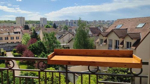 Poissy Apartment | Calme et verdure à Poissy 50 m2 parking terrasse
