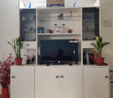 Juhu Apartment | Calming Abode